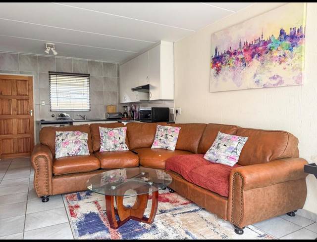 3 BEDROOM TOWNHOUSE FOR SALE IN WILGEHEUWEL